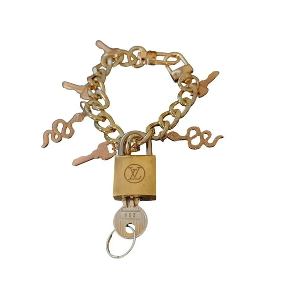 Rare Authentic Vintage # 208 Louis Vuitton Padlock and Key w/ Unbranded Bracelet - Picture 1 of 7